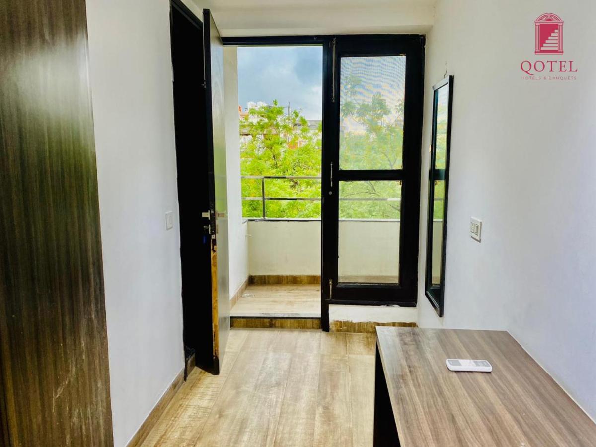 Qotel Hotel Rajouri Garden Above Ritu Marbles, Near Rajouri Garden Metro Station-Couple Friendly New Delhi Eksteriør bilde